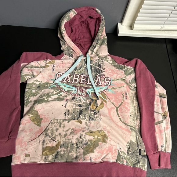 Cabela’s Women’s Pink Tree Print Logo Pullover Drawstring Hoodie Pockets Outdoor - Picture 2 of 13